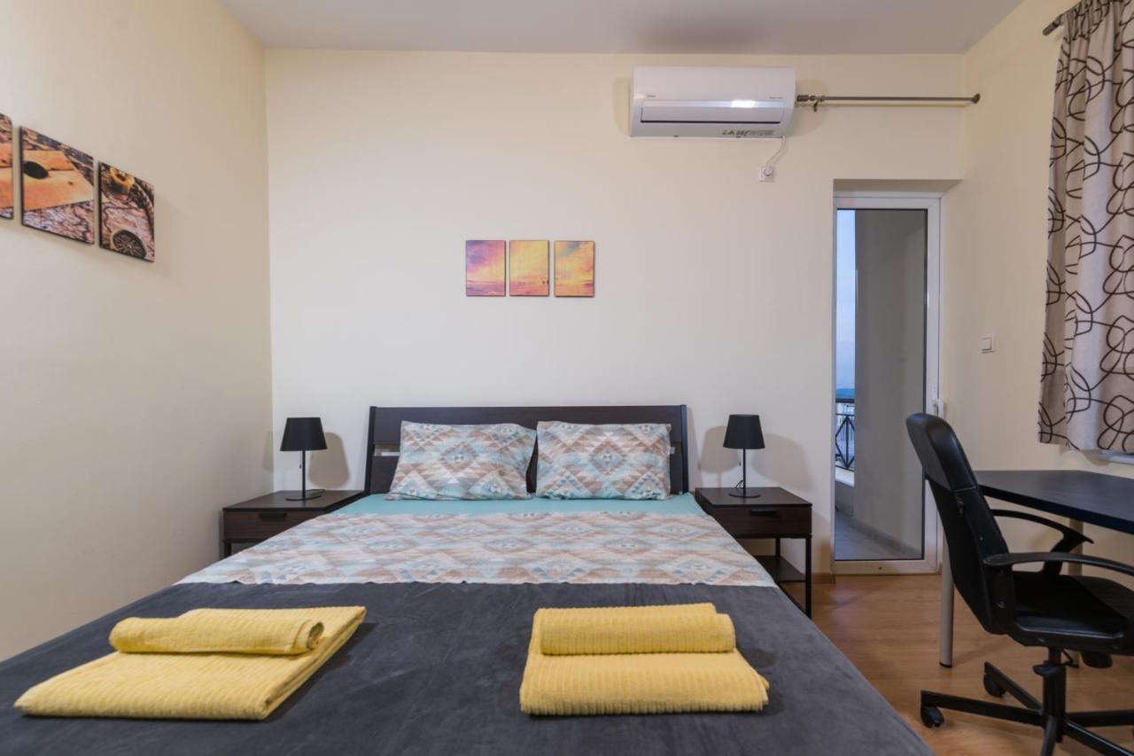 Alexander Apartments Airport Spata  Bagian luar foto